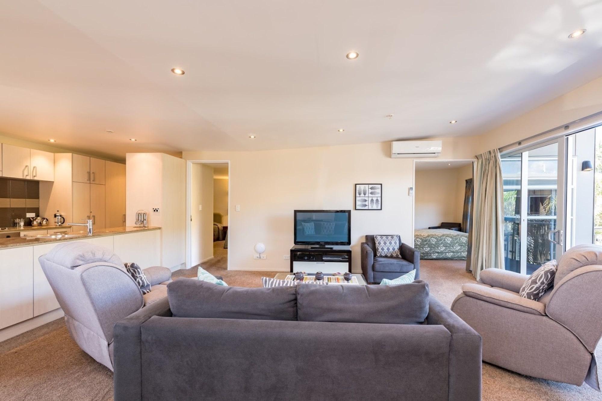 Edgewater Palms Apartments Paihia Exteriör bild