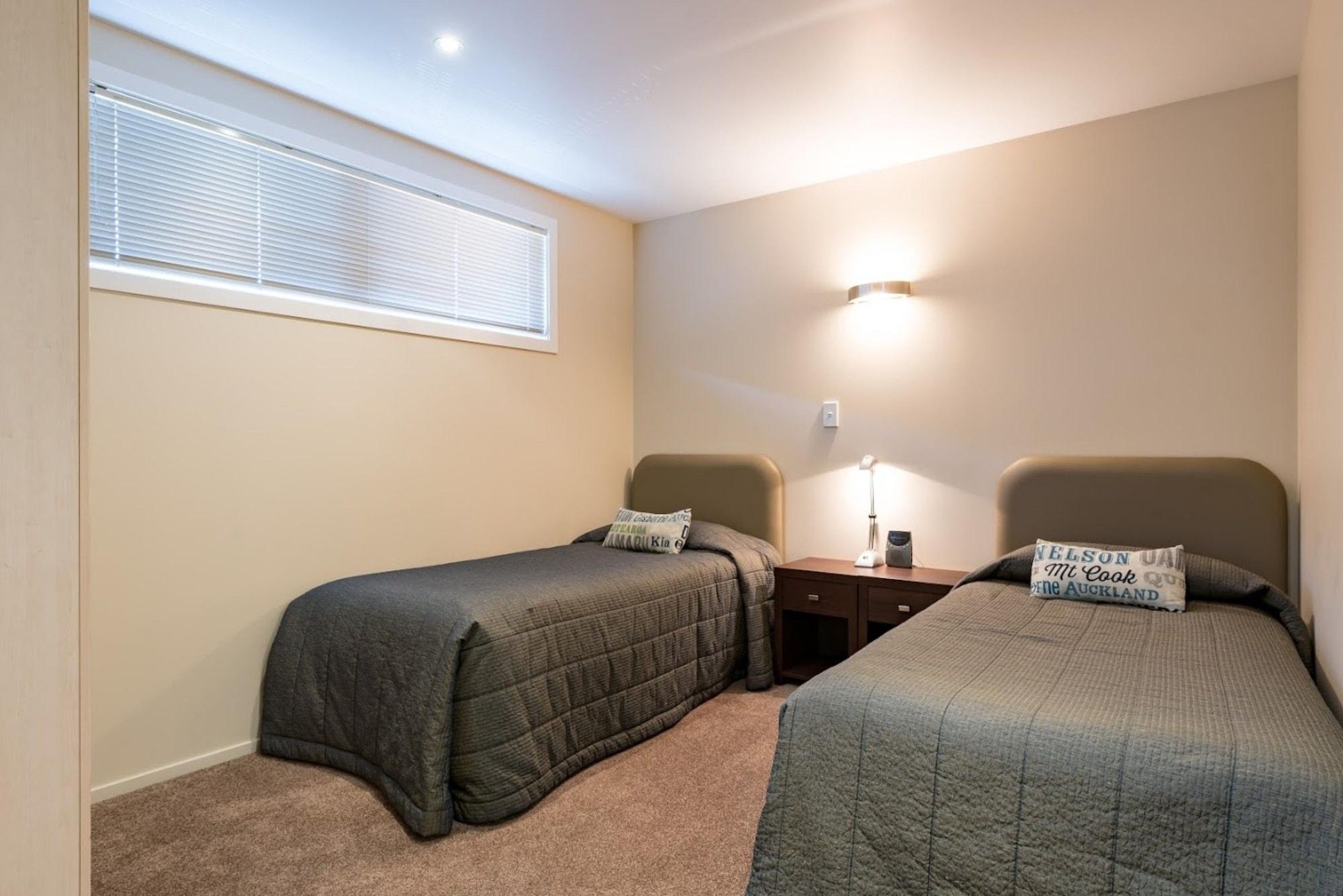 Edgewater Palms Apartments Paihia Exteriör bild