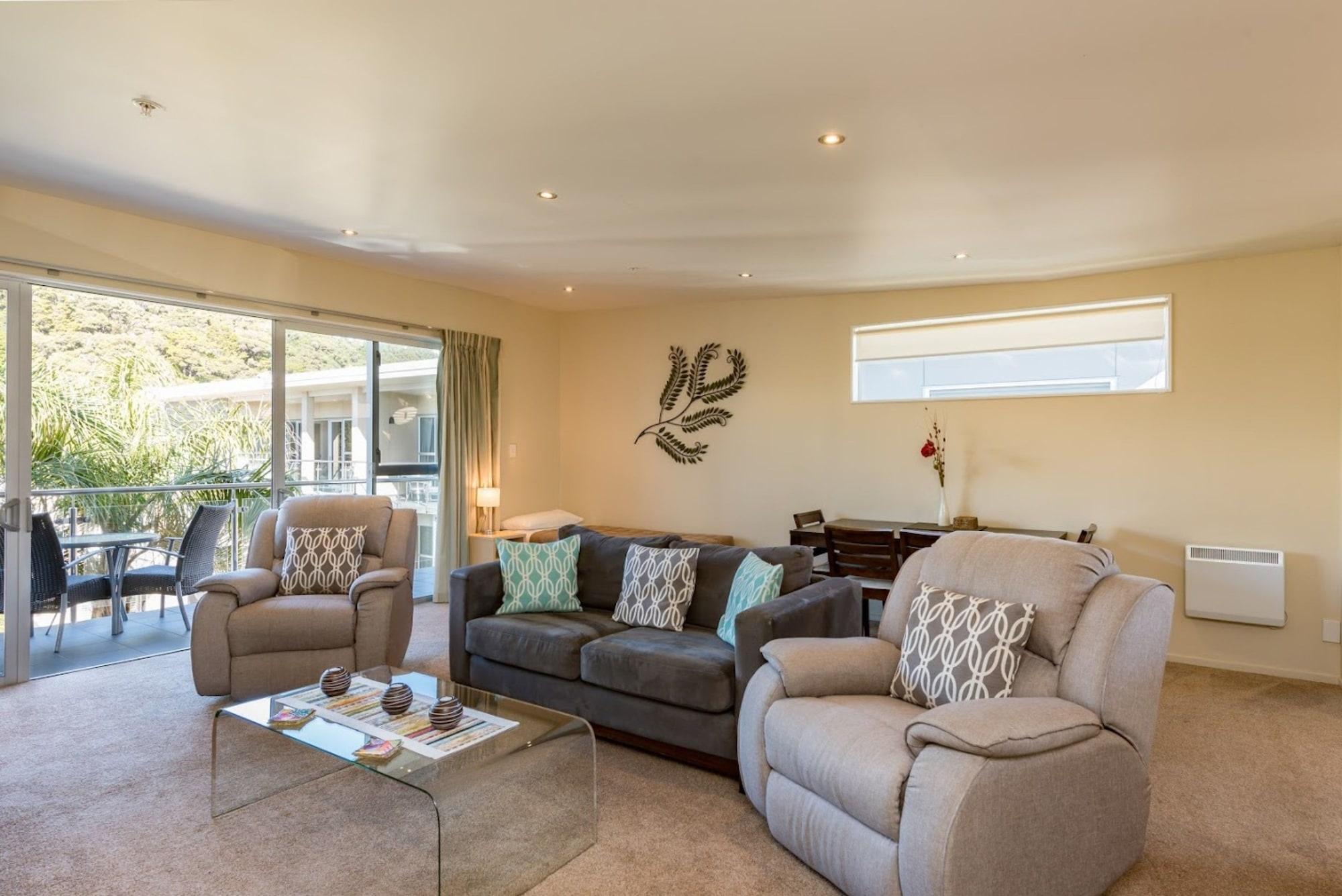 Edgewater Palms Apartments Paihia Exteriör bild