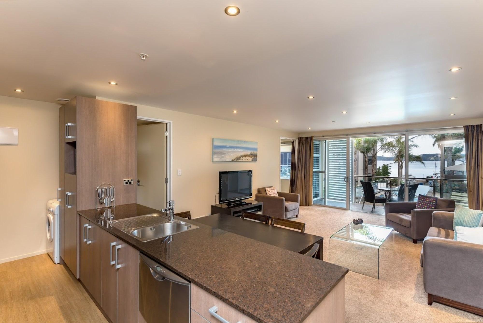 Edgewater Palms Apartments Paihia Exteriör bild